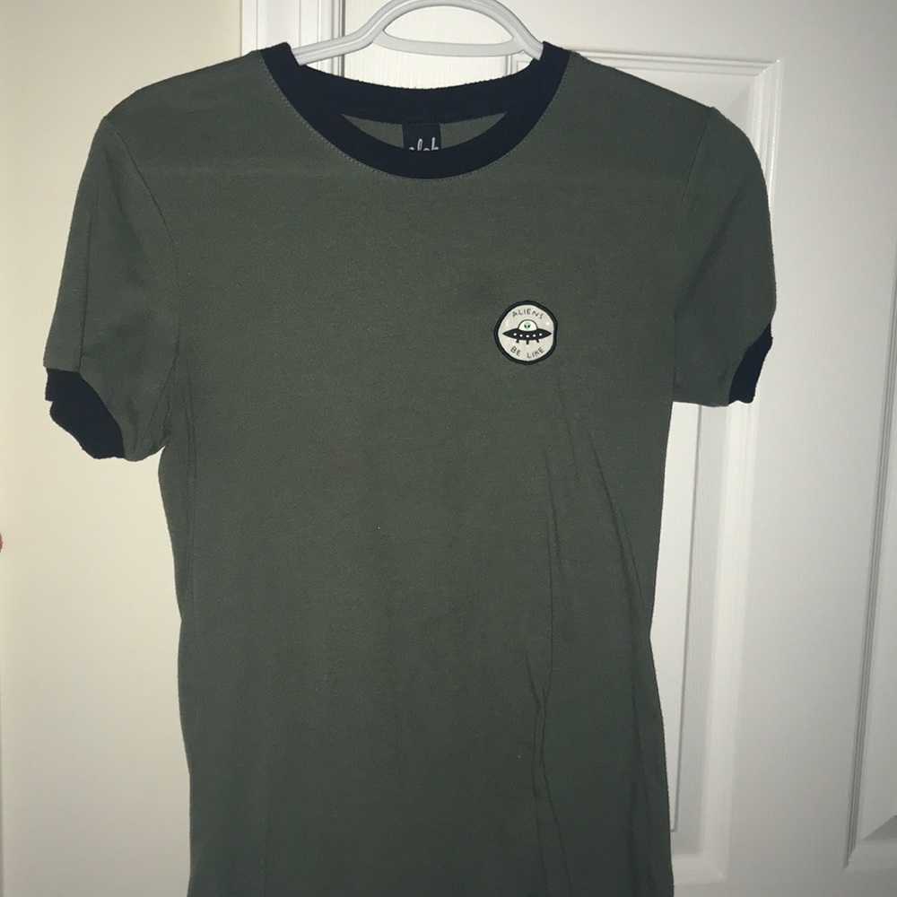 "aliens be like" t shirt